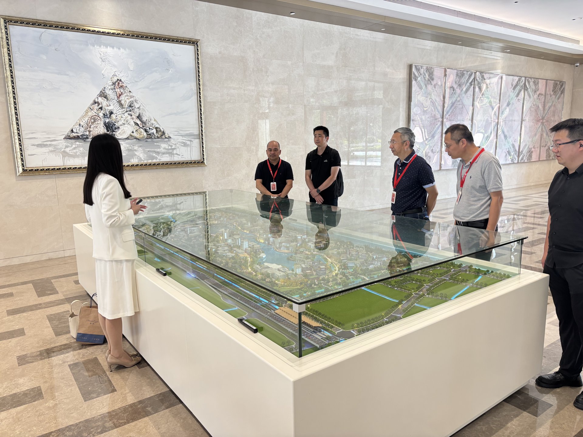拓展毕业生就业渠道